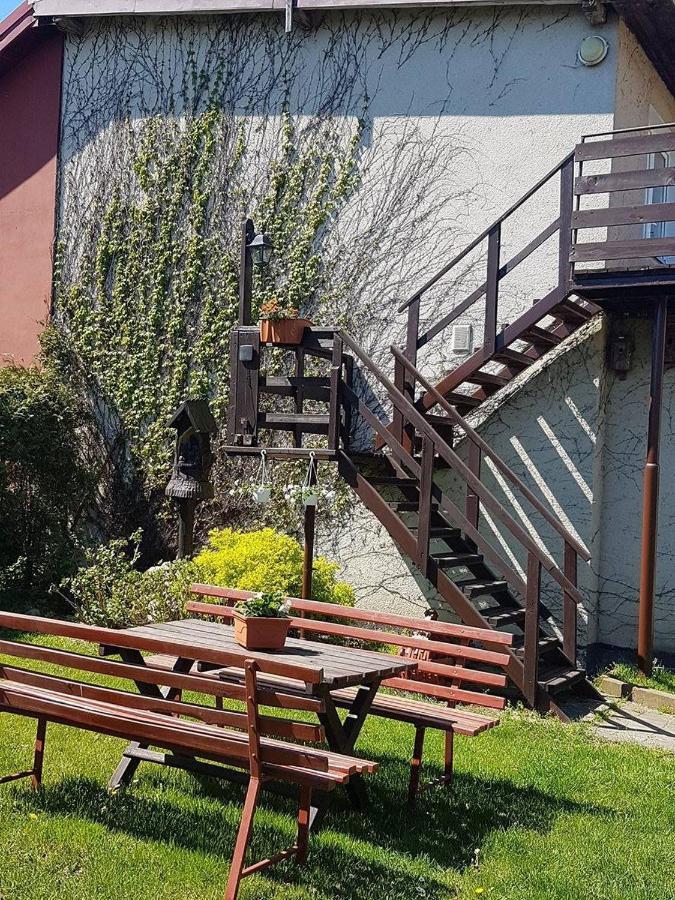 Pokoje Goscinne Irena Mieroszyno Exterior foto